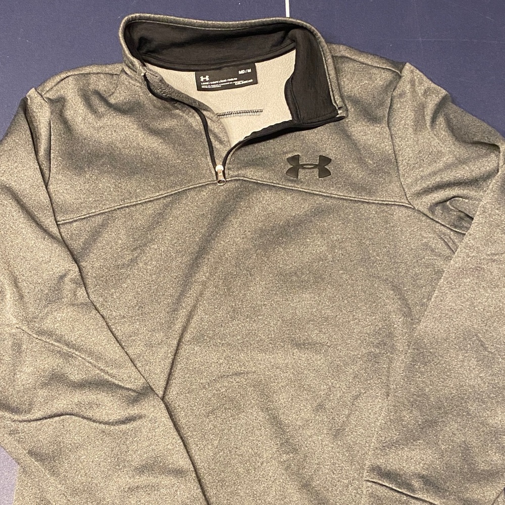 Under Armour Women’s Black and Gray Performance  1/4 zip Jacket like new